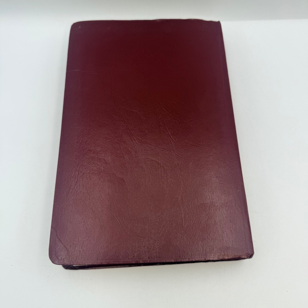 NKJV Holy Bible Giant Print Center-Column Reference Thomas Nelson Burgundy 993BG - Picture 7 of 7